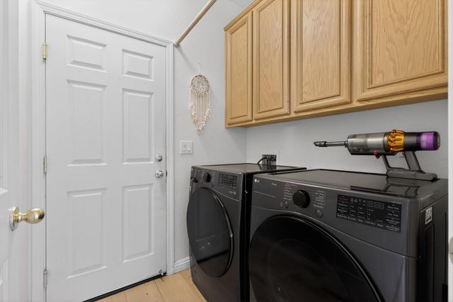 10014 Blossom Ridge Dr, Elk Grove, CA 95757