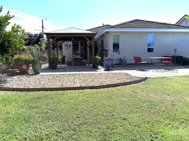 10014 Blossom Ridge Dr, Elk Grove, CA 95757