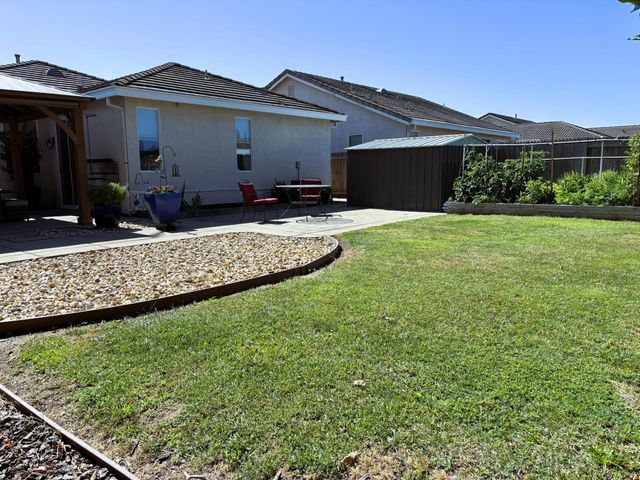 10014 Blossom Ridge Dr, Elk Grove, CA 95757