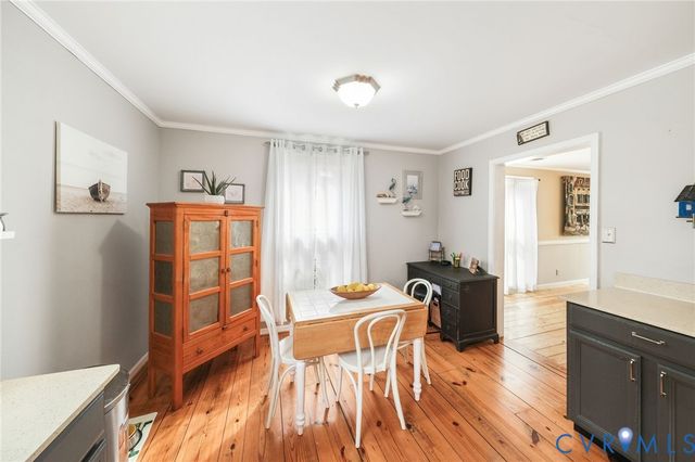 844 Monarch Shores Rd, Kilmarnock, VA 22482