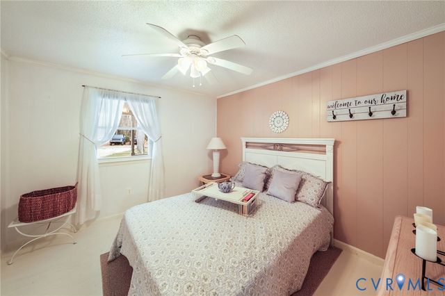 844 Monarch Shores Rd, Kilmarnock, VA 22482