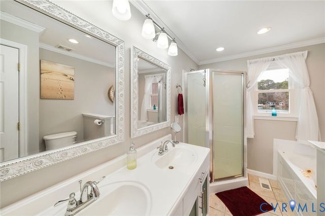 844 Monarch Shores Rd, Kilmarnock, VA 22482