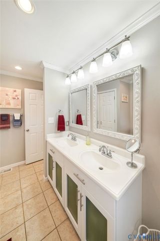 844 Monarch Shores Rd, Kilmarnock, VA 22482