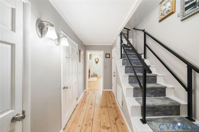 844 Monarch Shores Rd, Kilmarnock, VA 22482