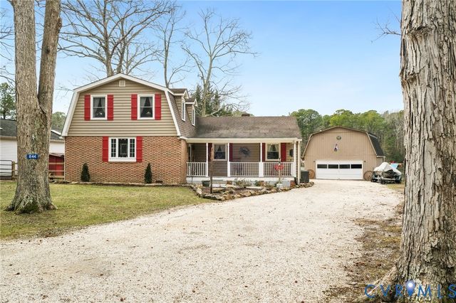 844 Monarch Shores Rd, Kilmarnock, VA 22482