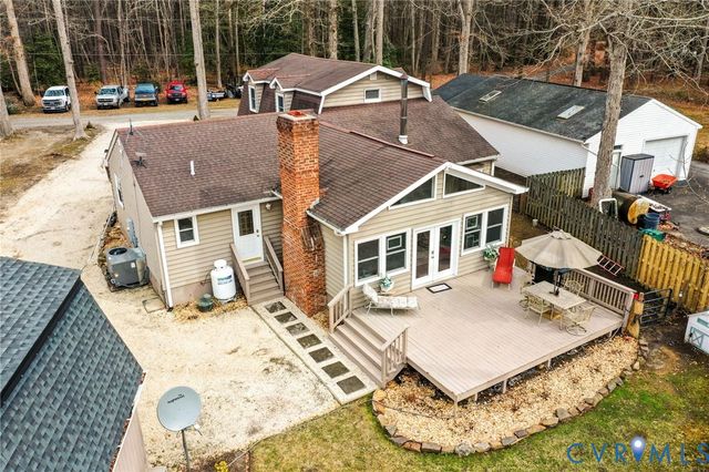 844 Monarch Shores Rd, Kilmarnock, VA 22482