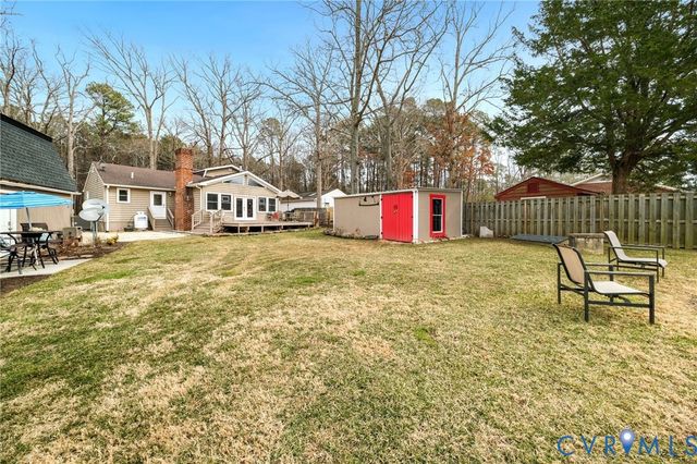 844 Monarch Shores Rd, Kilmarnock, VA 22482