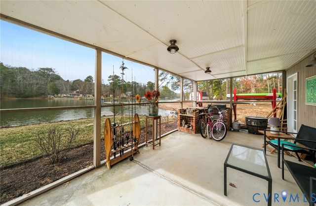 844 Monarch Shores Rd, Kilmarnock, VA 22482