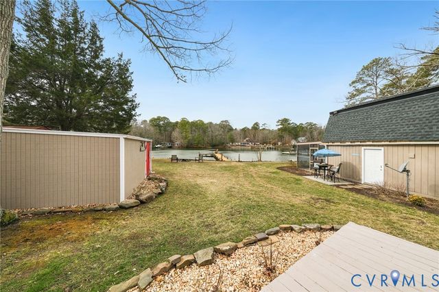 844 Monarch Shores Rd, Kilmarnock, VA 22482