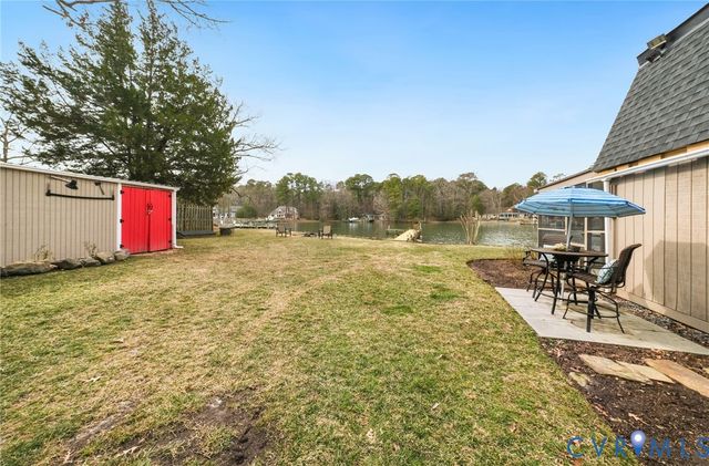 844 Monarch Shores Rd, Kilmarnock, VA 22482