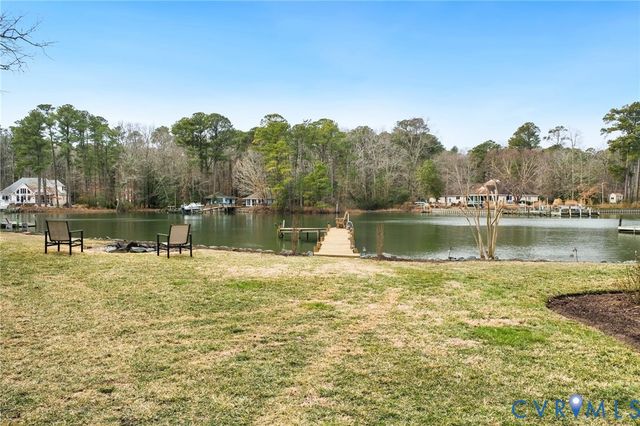 844 Monarch Shores Rd, Kilmarnock, VA 22482