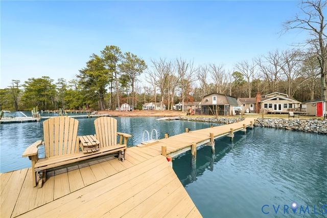 844 Monarch Shores Rd, Kilmarnock, VA 22482