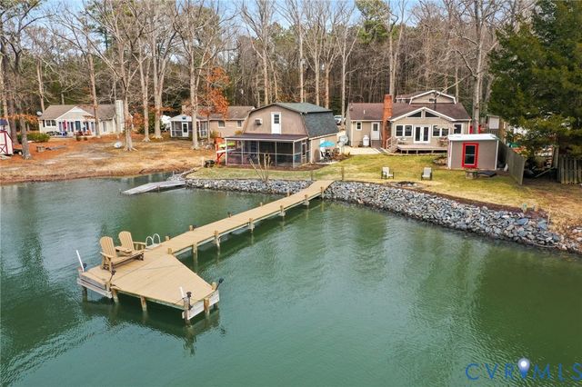 844 Monarch Shores Rd, Kilmarnock, VA 22482