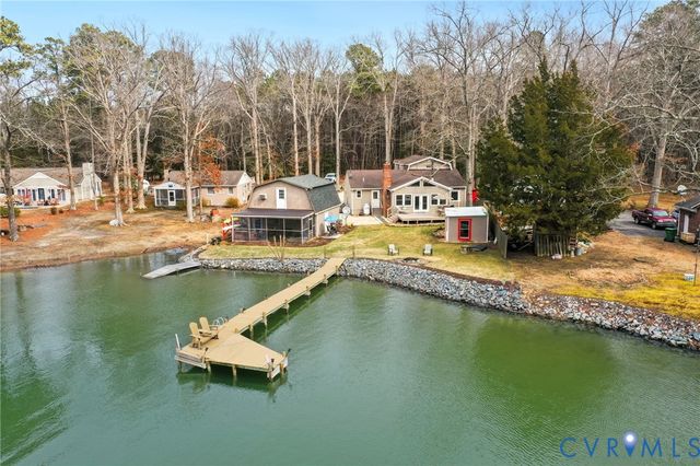 844 Monarch Shores Rd, Kilmarnock, VA 22482