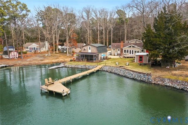 844 Monarch Shores Rd, Kilmarnock, VA 22482