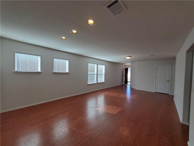 206 Paint Creek LN, Georgetown, TX 78633