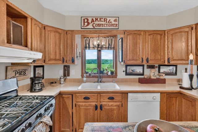10454 E Bristol Road, Davison Township, MI 48423