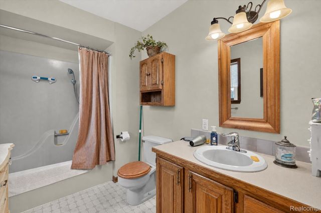 10454 E Bristol Road, Davison Township, MI 48423