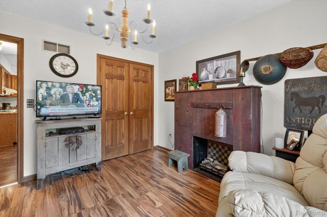 10454 E Bristol Road, Davison Township, MI 48423