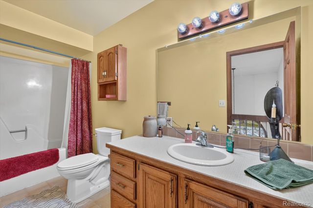 10454 E Bristol Road, Davison Township, MI 48423