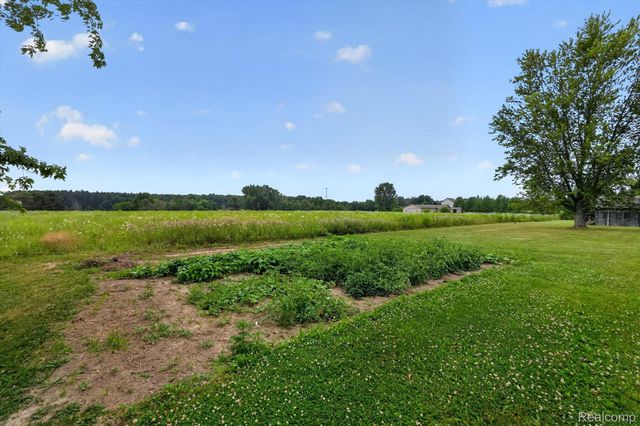 10454 E Bristol Road, Davison Township, MI 48423