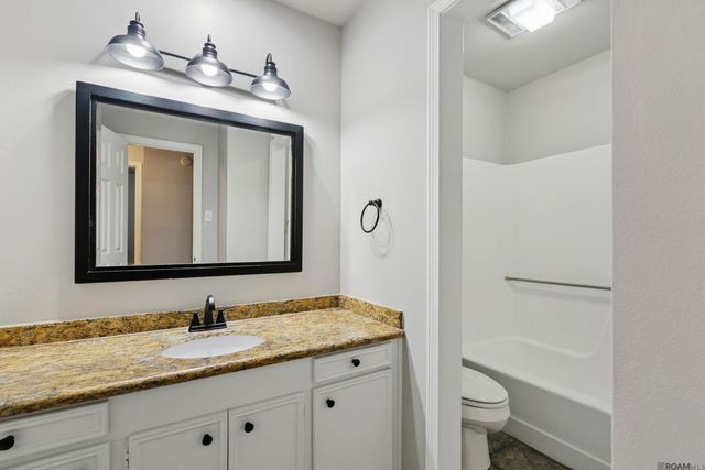 12805 Ina Dr, Walker, LA 70785