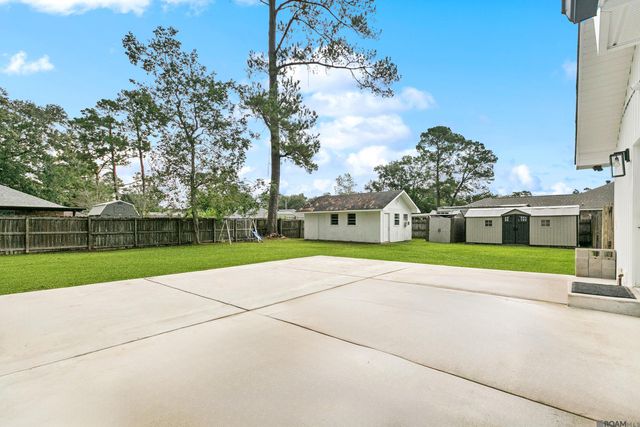 12805 Ina Dr, Walker, LA 70785