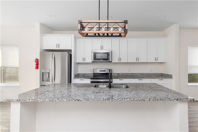 317 Cottonwood AVE, Hampton, VA 23661