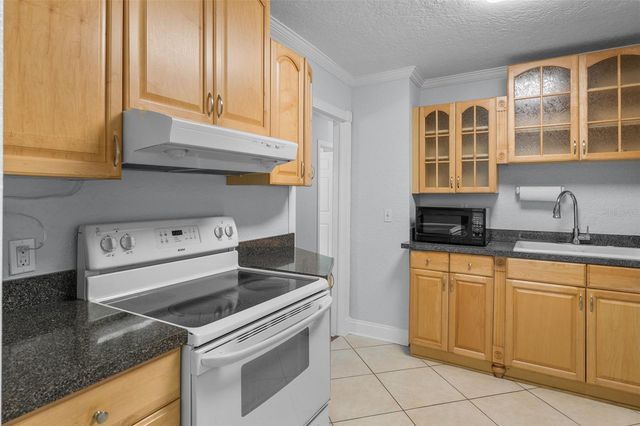 814 W INDIANA AVENUE, Tampa, FL 33603