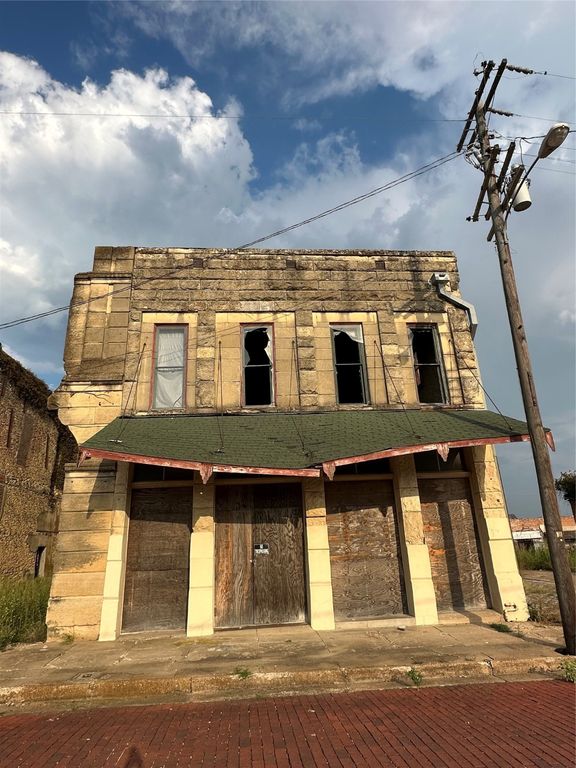 350 5th Street, Honey Grove, TX 75446