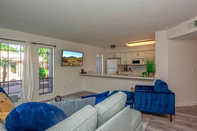 5209 N 24TH Street 103, Phoenix, AZ 85016