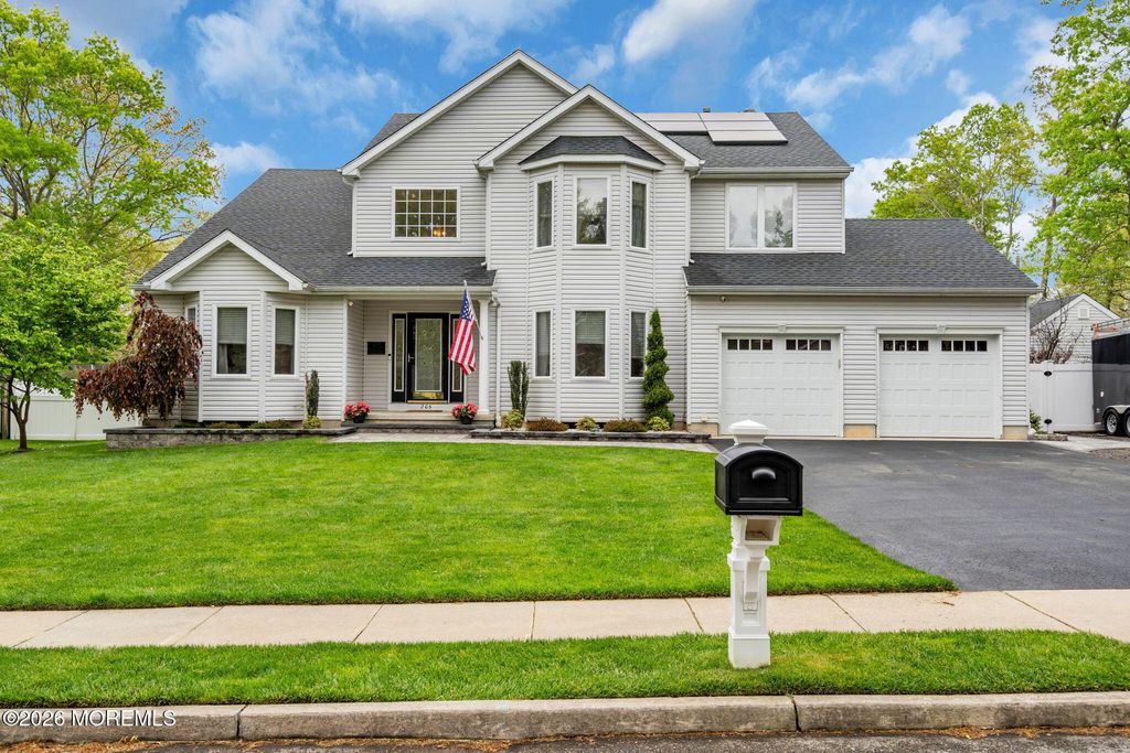 205 Waycross Court, Lanoka Harbor, NJ 08734