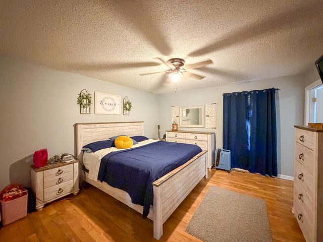 1203 Dean Hundley Road, East Bernstadt, KY 40729