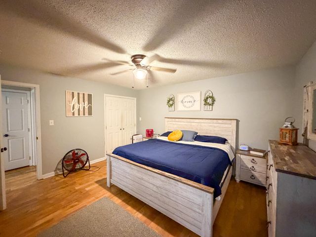 1203 Dean Hundley Road, East Bernstadt, KY 40729