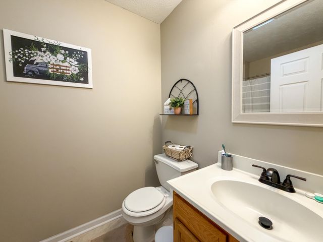 1203 Dean Hundley Road, East Bernstadt, KY 40729