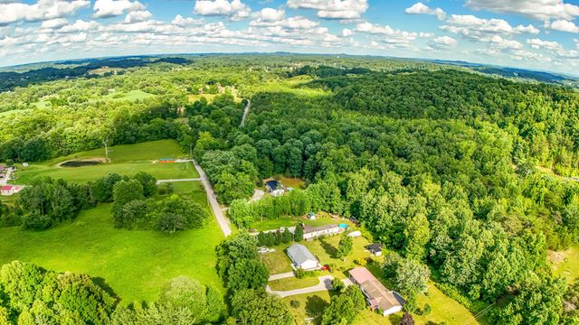 1203 Dean Hundley Road, East Bernstadt, KY 40729