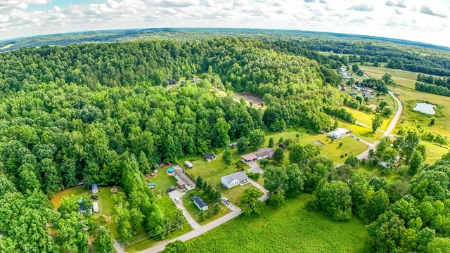 1203 Dean Hundley Road, East Bernstadt, KY 40729