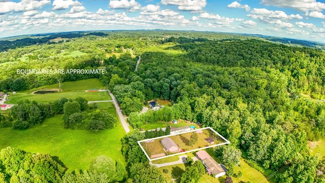1203 Dean Hundley Road, East Bernstadt, KY 40729