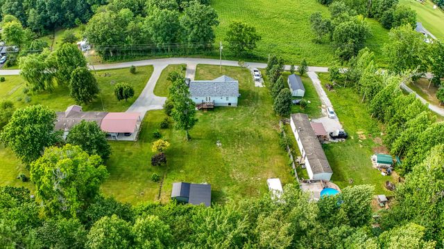 1203 Dean Hundley Road, East Bernstadt, KY 40729