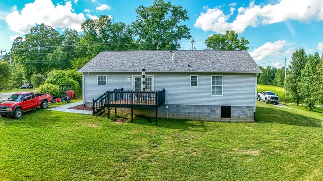 1203 Dean Hundley Road, East Bernstadt, KY 40729