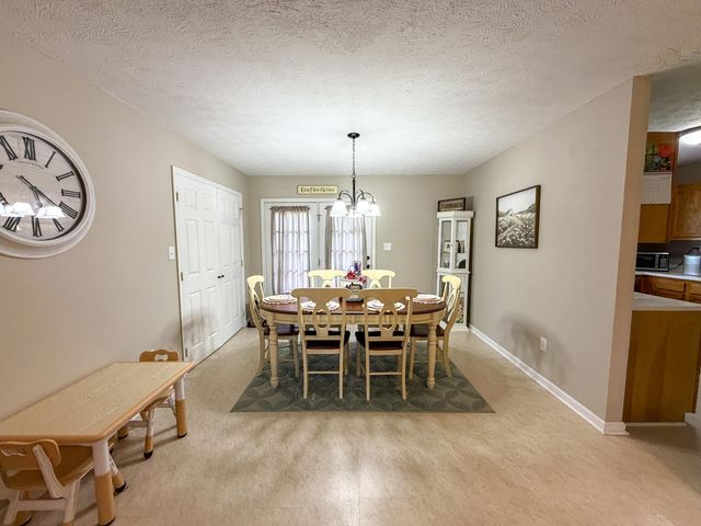 1203 Dean Hundley Road, East Bernstadt, KY 40729