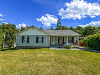 1203 Dean Hundley Road, East Bernstadt, KY 40729