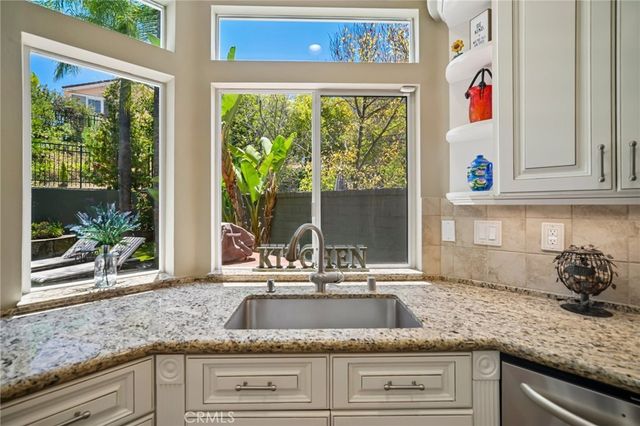560 Breckenridge Place, Simi Valley, CA 93065