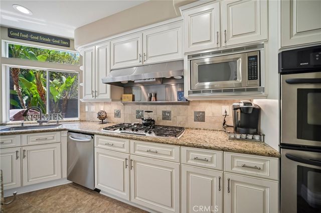 560 Breckenridge Place, Simi Valley, CA 93065