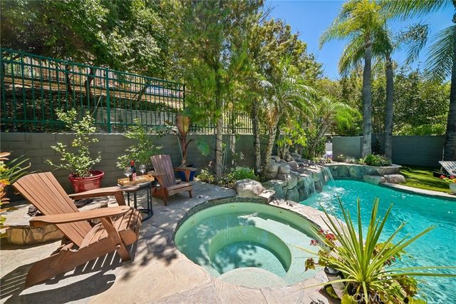 560 Breckenridge Place, Simi Valley, CA 93065