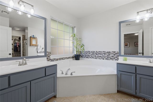 809 S 71st Street S, Broken Arrow, OK 74014