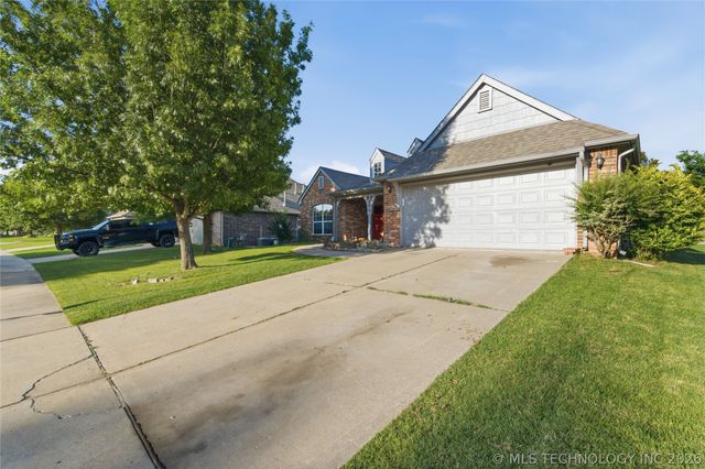 809 S 71st Street S, Broken Arrow, OK 74014