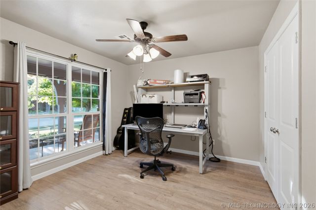 809 S 71st Street S, Broken Arrow, OK 74014