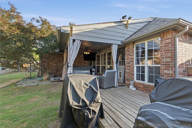 809 S 71st Street S, Broken Arrow, OK 74014