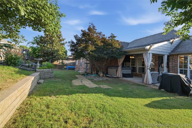 809 S 71st Street S, Broken Arrow, OK 74014